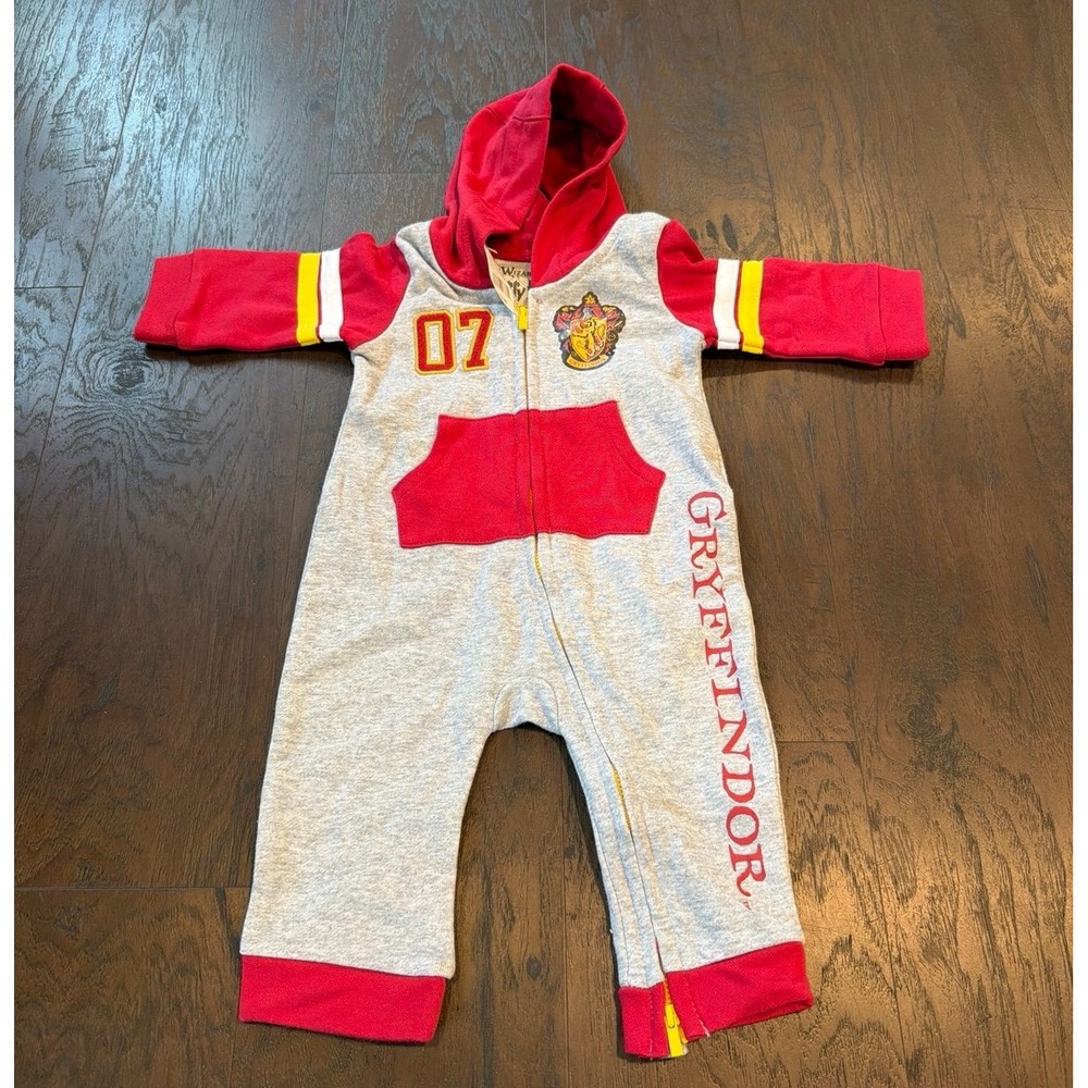 Harry Potter Gryffindor 12m One Piece Hooded Romper Zip Up Infant Red Gray nwt